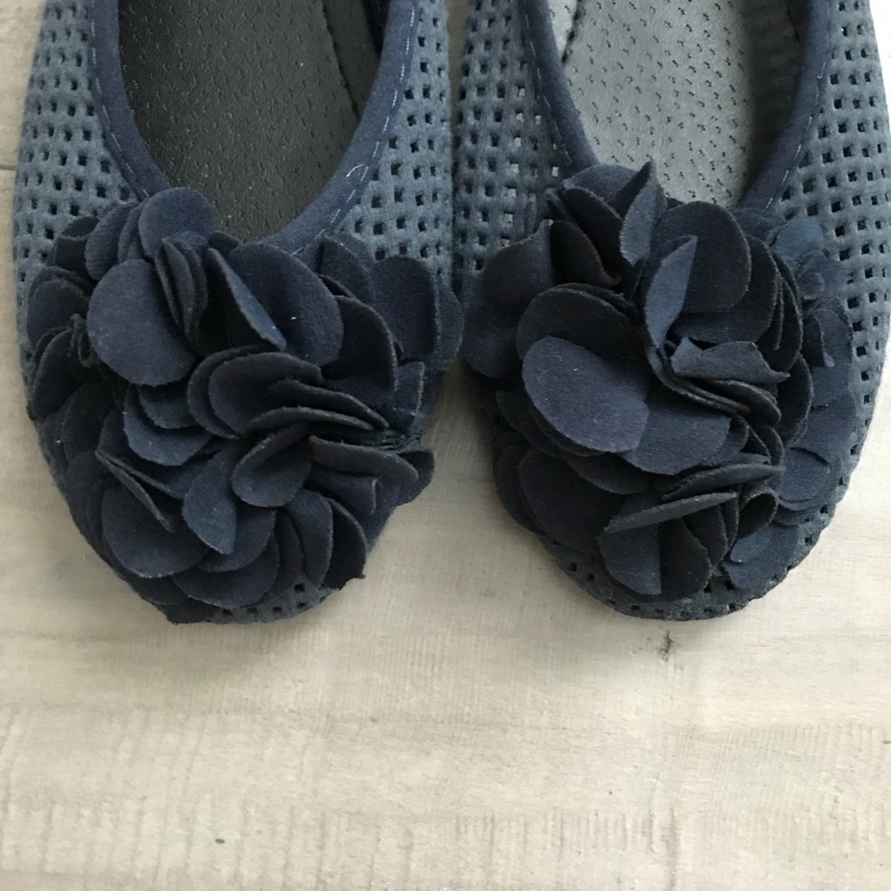 Flats - Picture 2 of 3